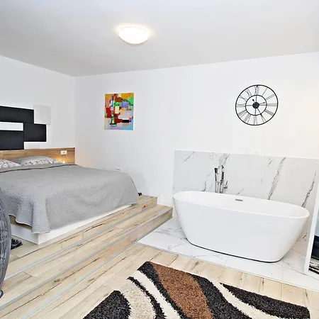 Apartman Sens *