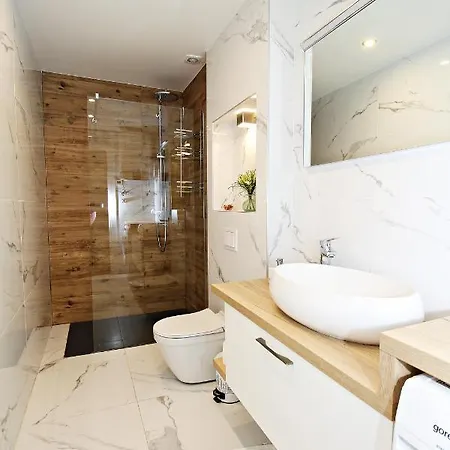 Sens Apartment *