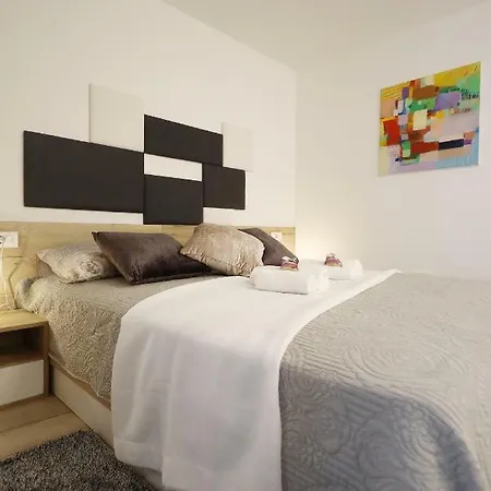 Sens Apartment *