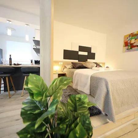 Sens Apartment