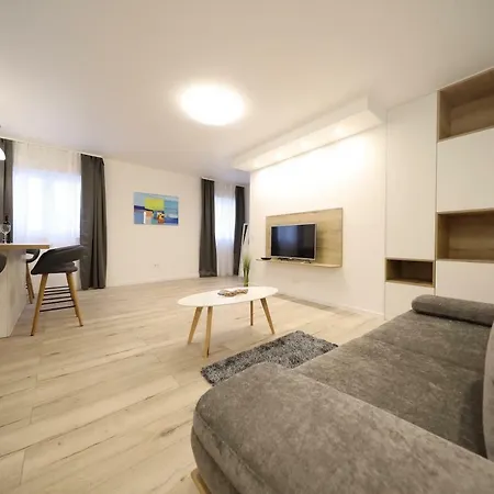 Sens By Belmont Realty *